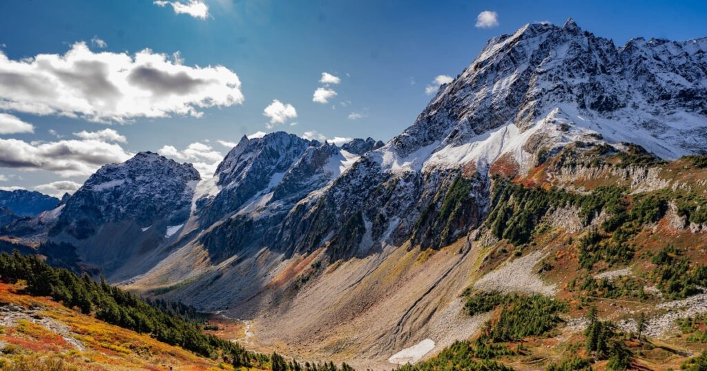 3 Mountain Climbing In North Cascade National Park Die In