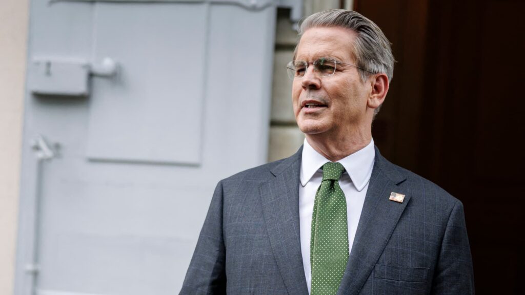 Bescent Sees The Tariff Contract As Progress In "strategic" Decoupling