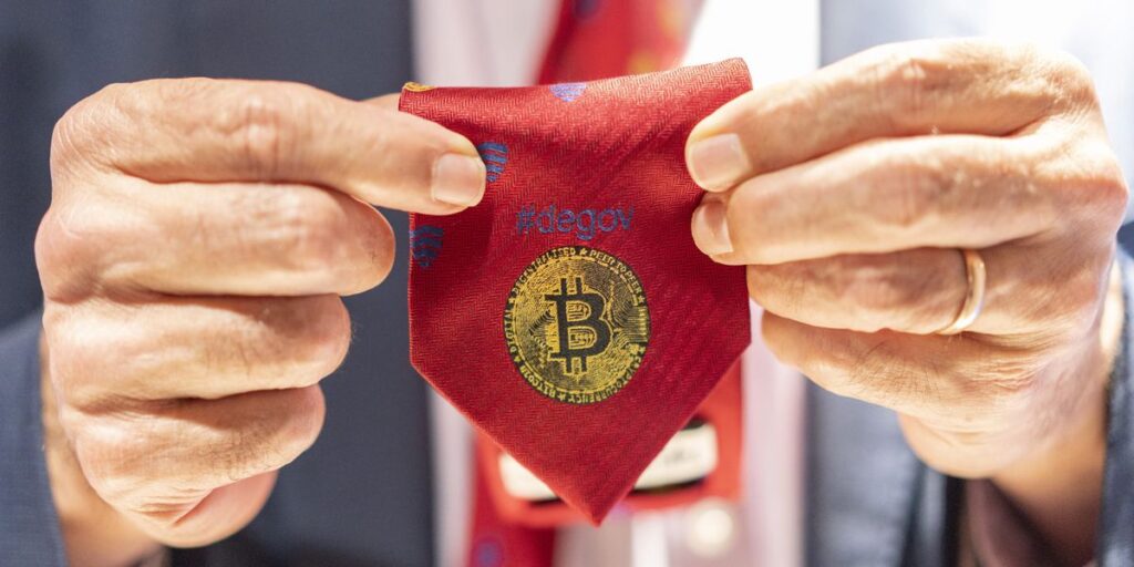 Cryptocurrency Opinions: Bitcoin: The Biggest Bubble Ever