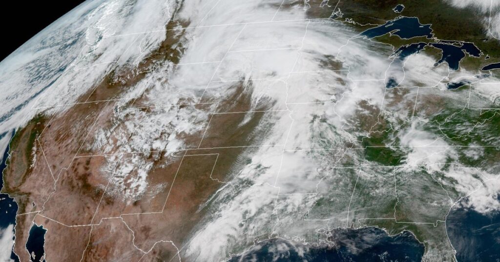 The National Weather Service Warns Radio Stops When Thunderstorms Threaten