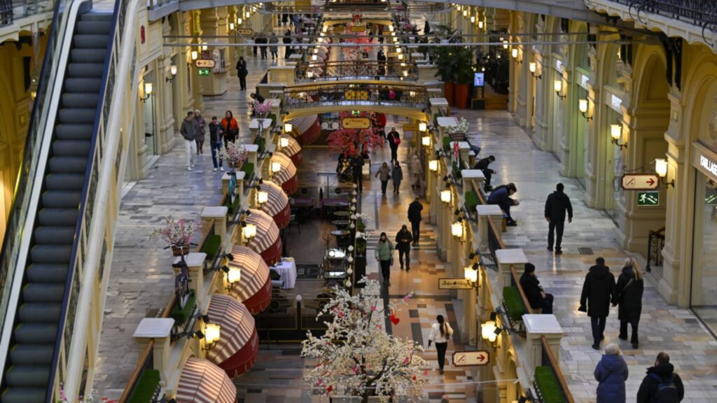 Russia Will Cut High Interest Rates In The Sky For