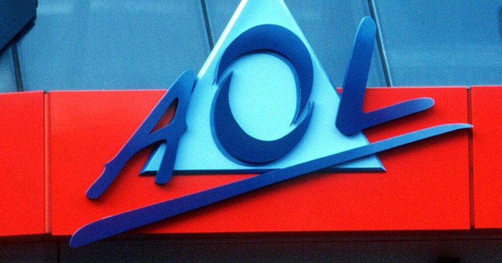 Aol Groove Dial Up Service, An Internet Relic Of The 90s