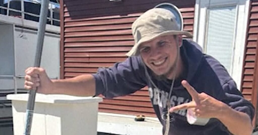 Dc residents remove alligators from the washington channel