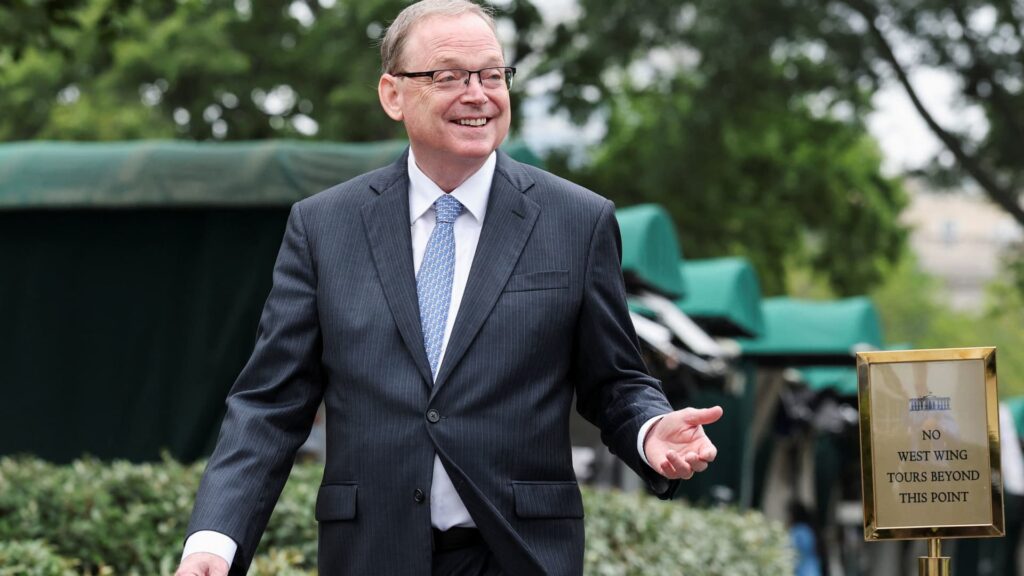 Hassett says the fed made a "cautious call."