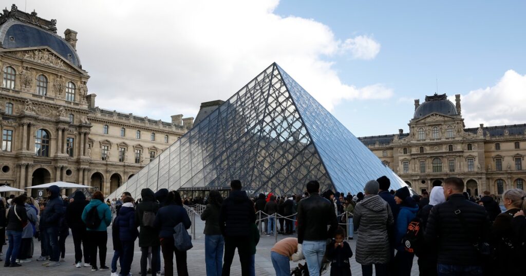 Five new suspects arrested in louvre museum robbery investigation