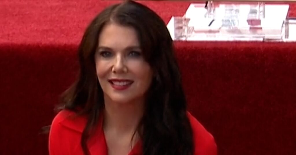 Lauren graham receives the hollywood walk of fame star