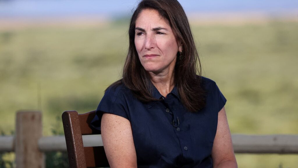 Cleveland fed's hammack supports keeping interest rates near current 'barely