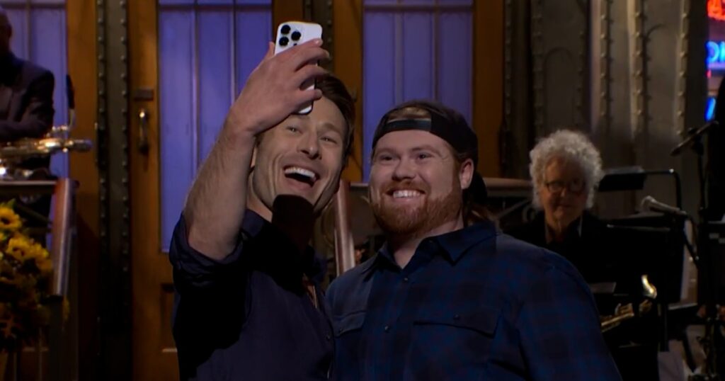 Glen powell recreates selfie with ups driver he met in