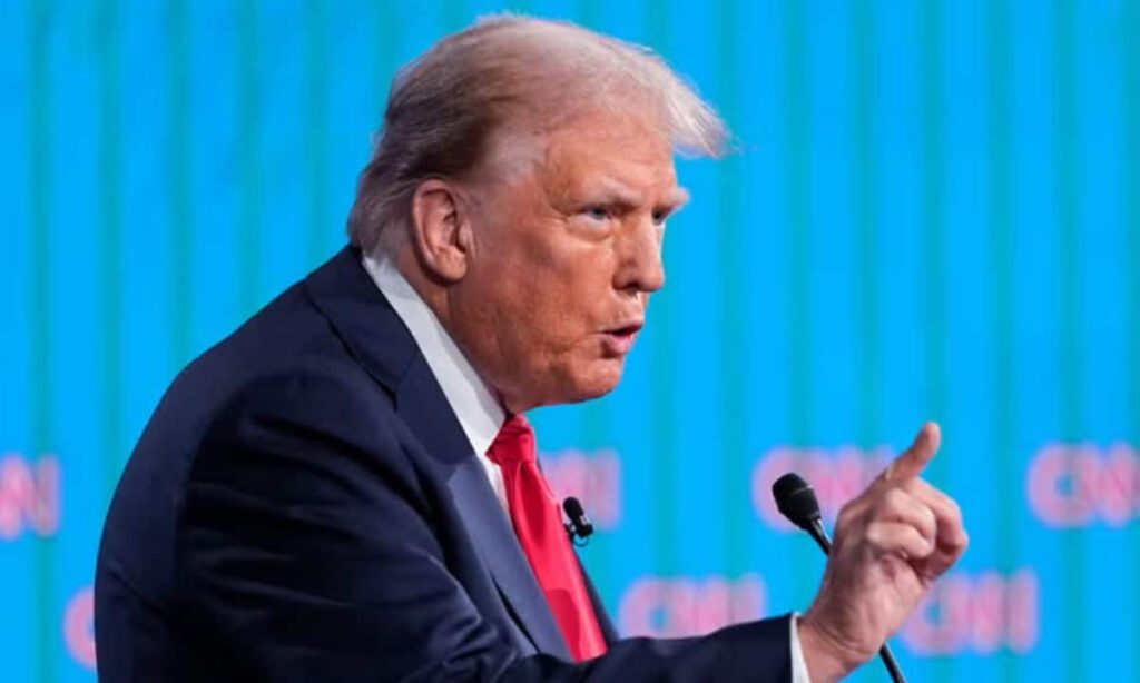 Bitcoin stabilizes at $90,000 amid trump remarks on venezuela, maduro,