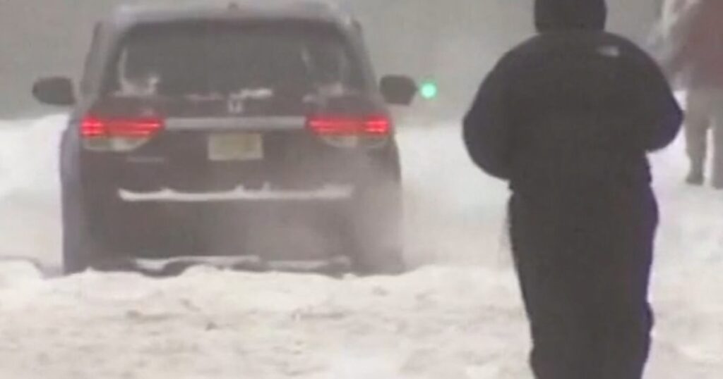 Death toll rises in winter storms across us