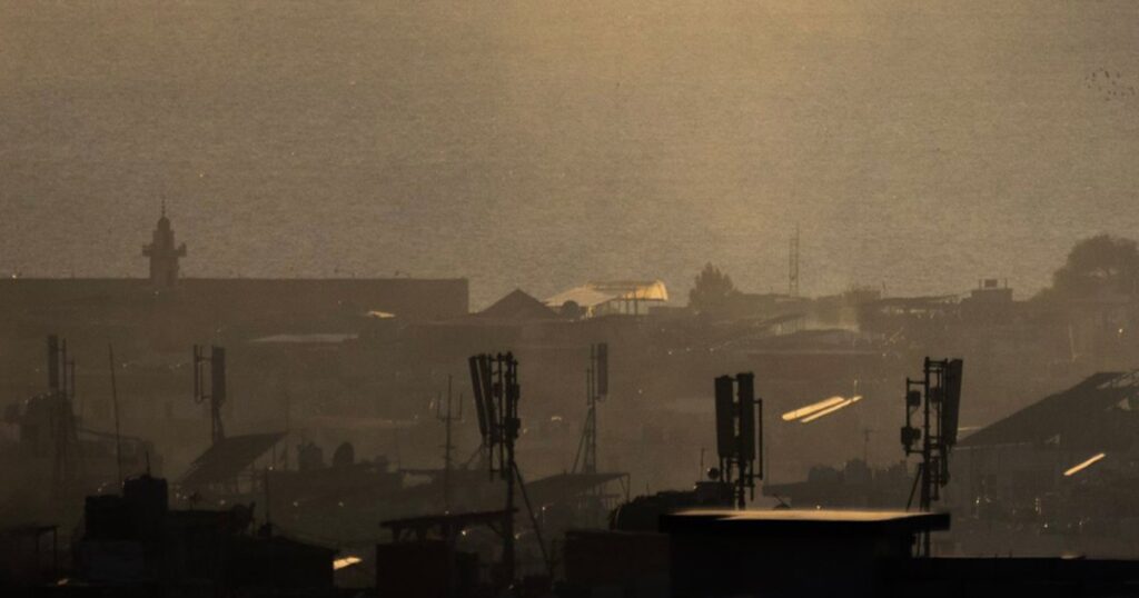 Beirut skies remain open despite israeli military attacks nearby