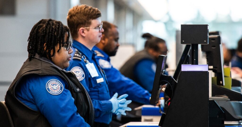 DHS standoff causes long security lines at airports as TSA workers don’t receive full first paycheck Dhs standoff causes long security lines at airports as tsa