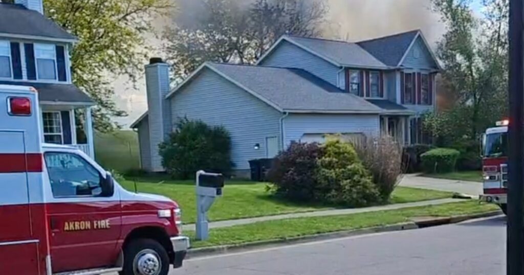 Federal investigators investigate cause of deadly akron plane crash at