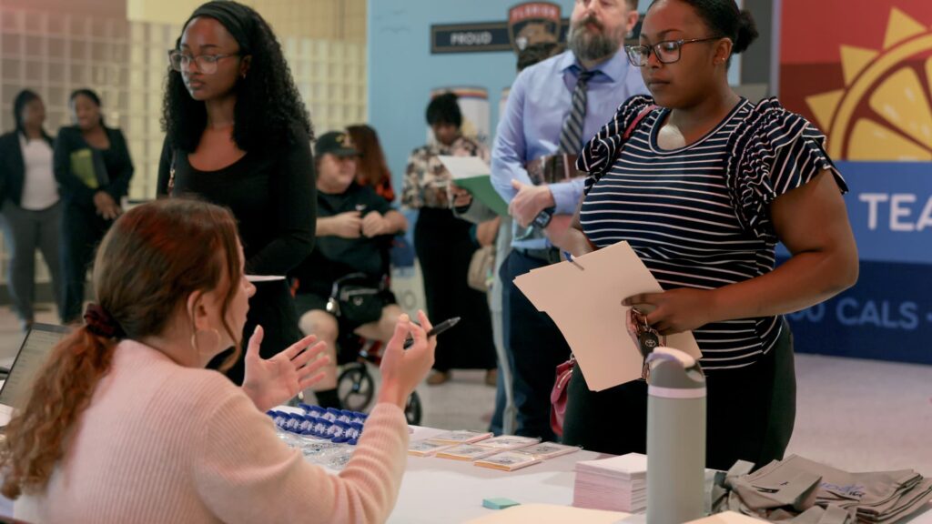 Adp employment report, may 2026: payrolls increase by 122,000