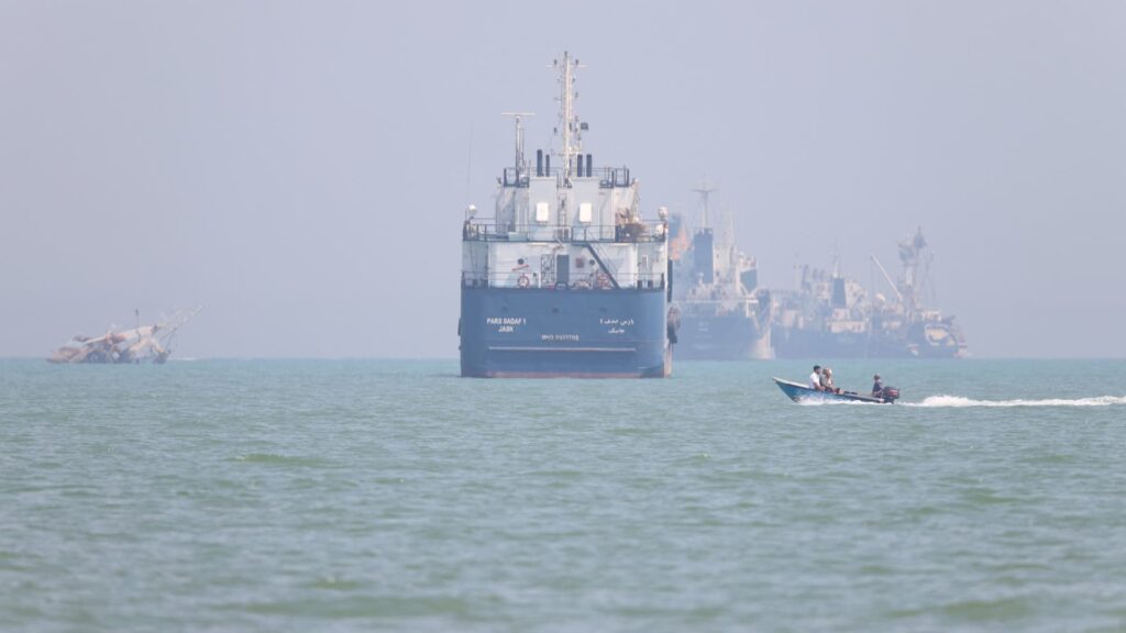 Imo suspends hormuz ship evacuation plan after ship attack