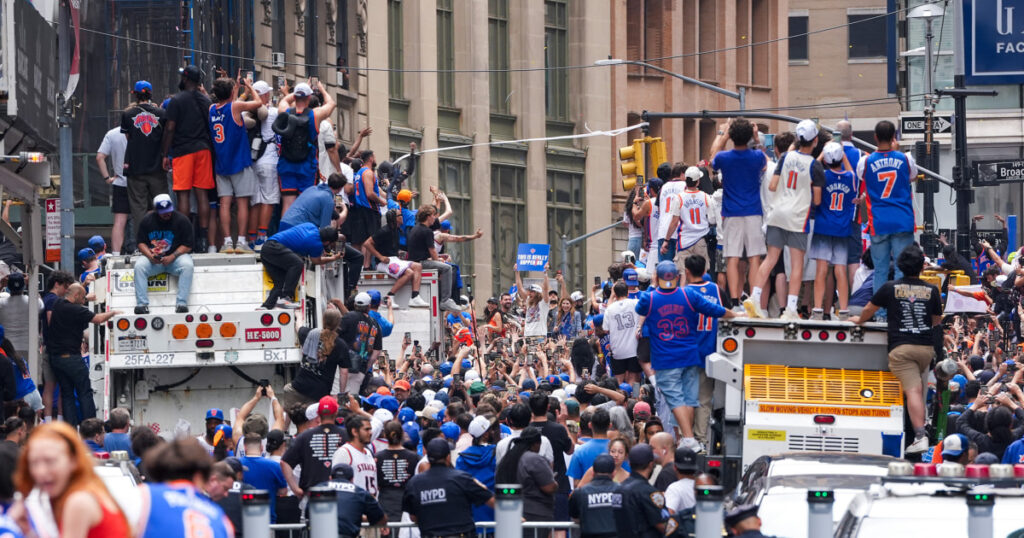 The woman who made headlines for stealing the Knicks’ trash can is no longer an executive at JPMorgan Chase The woman who made headlines for stealing the knicks' trash