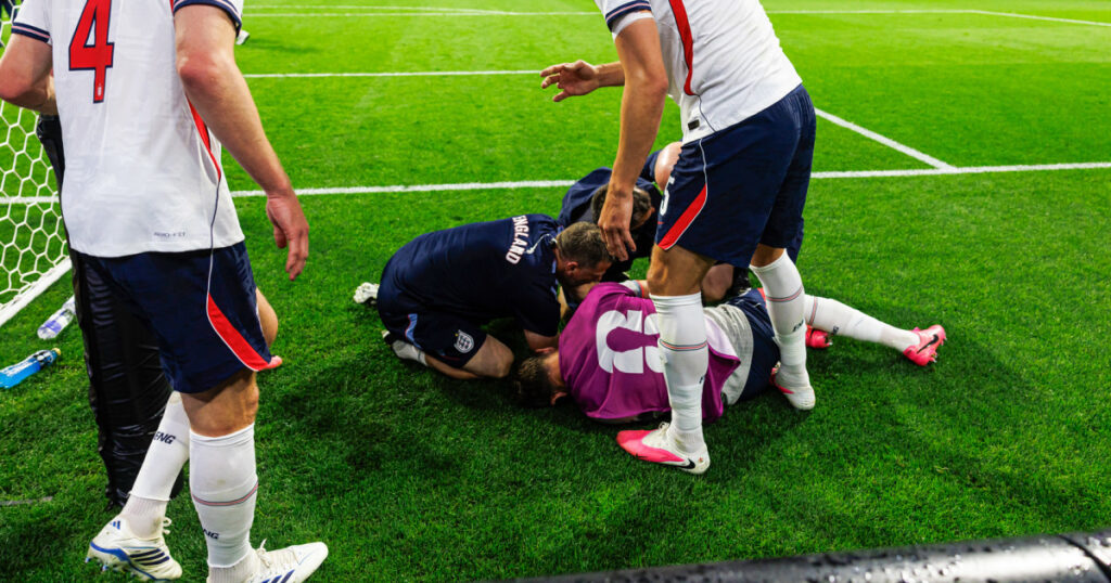 England's jordan henderson seriously injured during 'wonderwall' celebrations after world