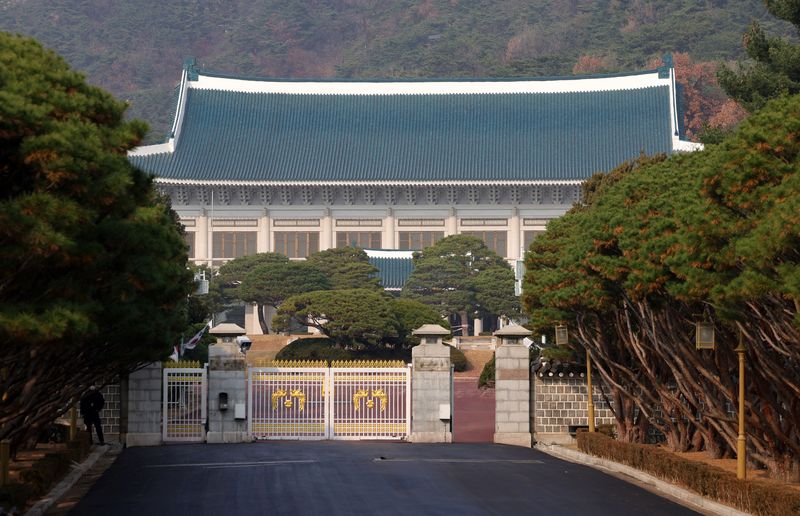 Blue House appears set to postpone crypto-asset taxation again, seemingly taking young people’s views into account Blue House appears set to postpone crypto asset taxation again, seemingly