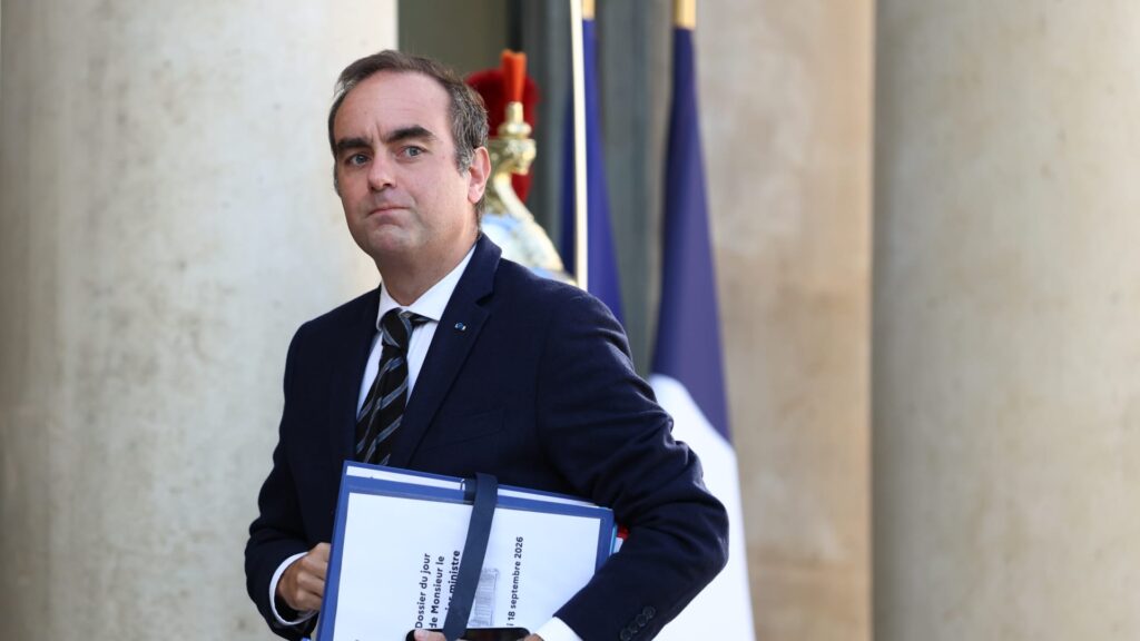French budget battle fuels fears another government could be toppled