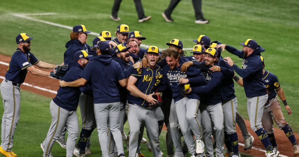 Milwaukee Brewers defeat Tampa Bay Rays to claim first World